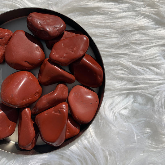 Roter Jaspis Trommelstein