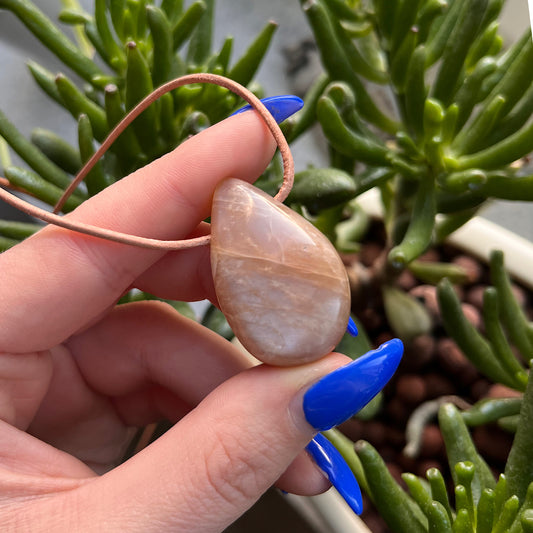 Mondstein Tropfenanhänger gebohrt